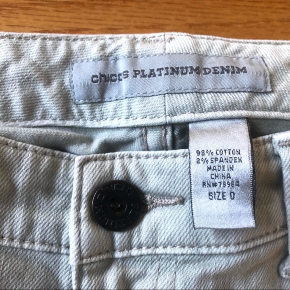 Chicos Platinum Denim beige capri pants size 0; zip front - Picture 3 of 4